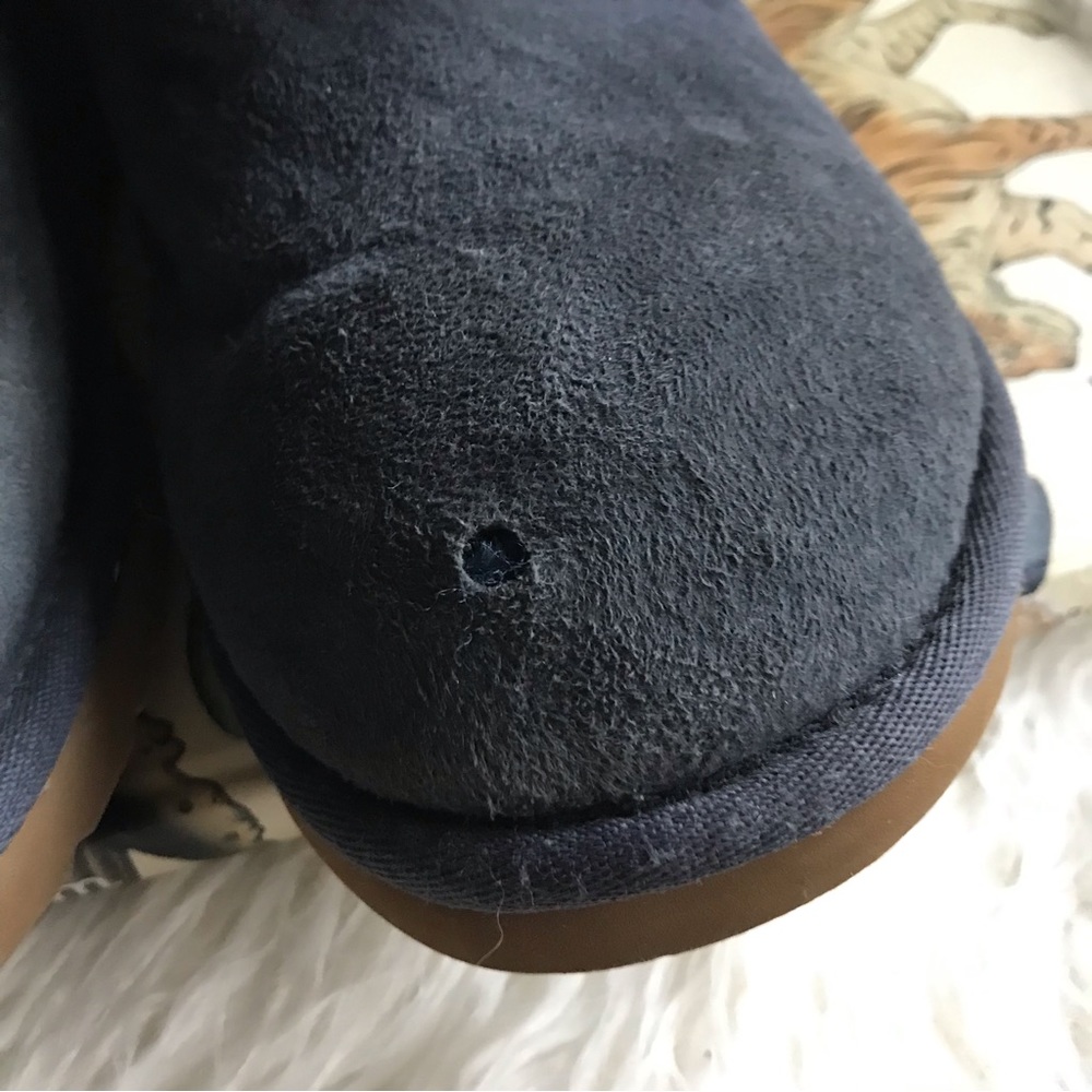 UGG Bailey Button II Boot - Picture 4 of 10